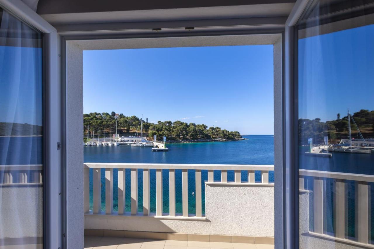 Balkun Apartment Maslinica Luaran gambar